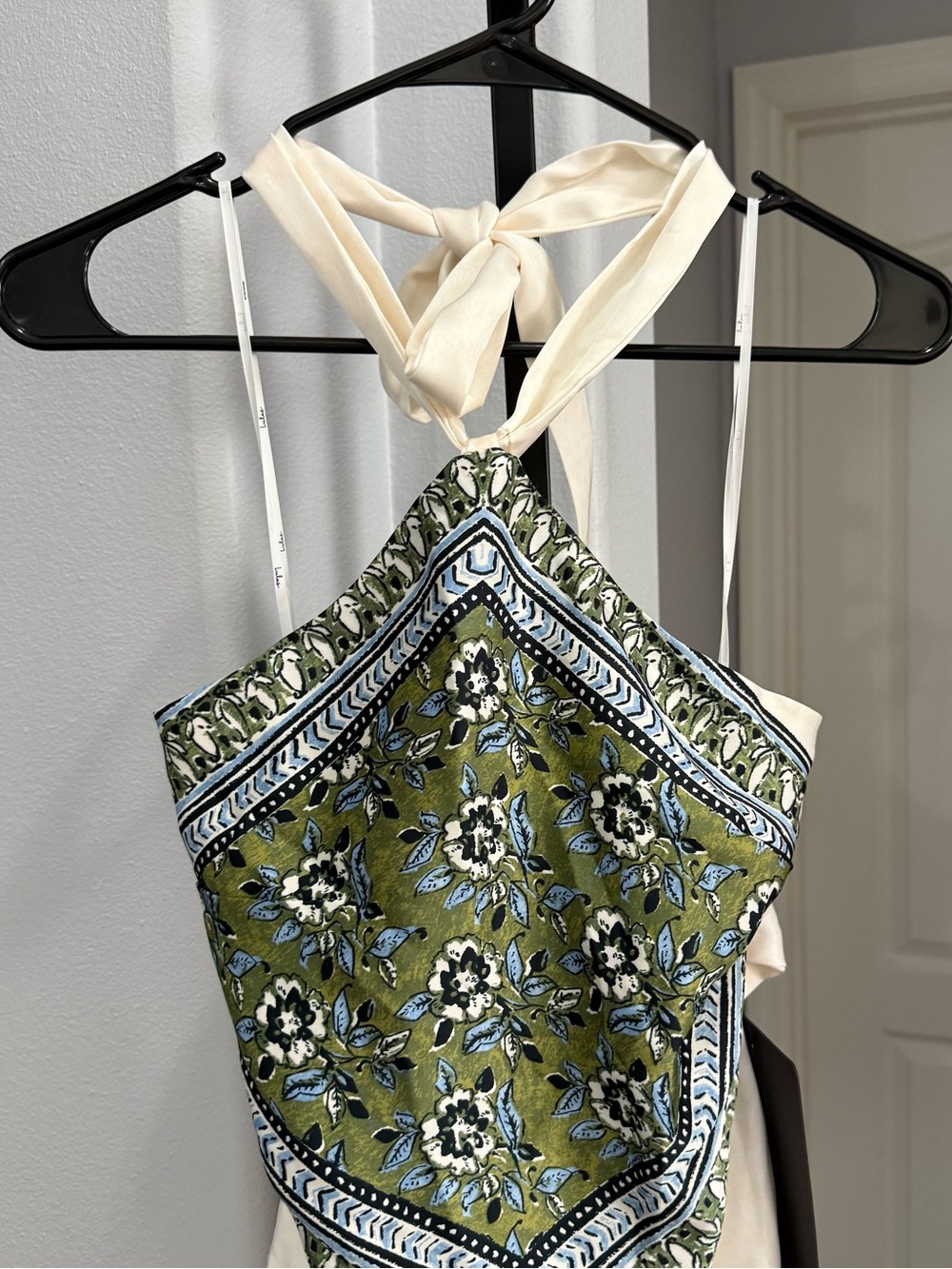 NWT! Lulus Ayson Ivory And Green Scarf Print Halter Mini Dress Size Medium Vacay - Picture 3 of 8